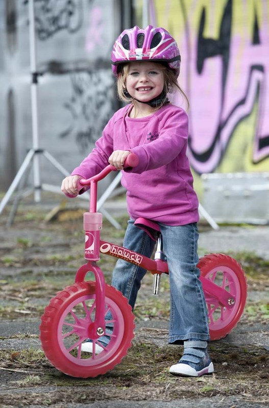 Bicicleta fara Pedale E-Z Rider 10 Bubble Pink marca Hauck Toys cu comanda online