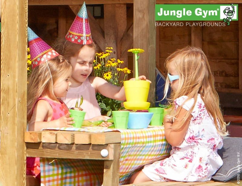 Complex de joaca Jungle Gym Barn-Minipicnic marca JUNGLE GYM cu comanda online