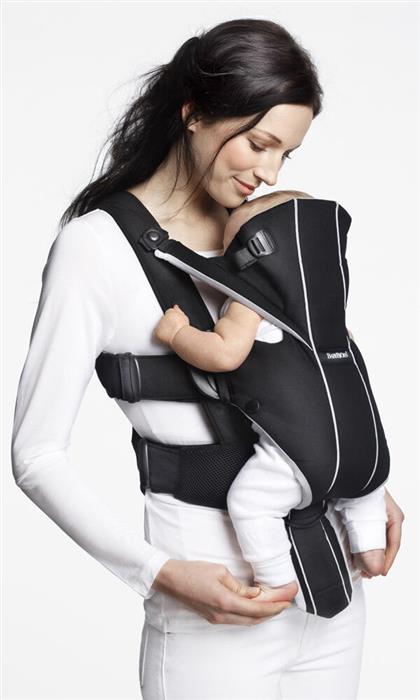 Marsupiu Anatomic Miracle Black silver cu pozitii multiple de purtare marca BabyBjorn cu comanda online