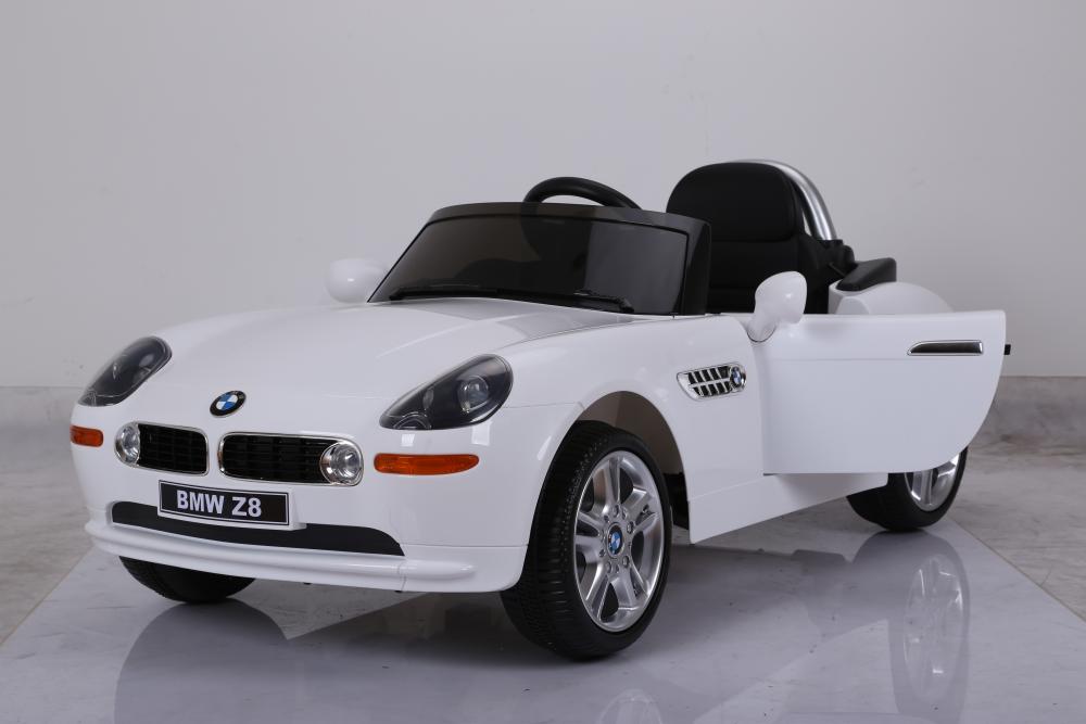 Masinuta electrica cu roti eva BMW Z8 Alb marca BMW cu comanda online