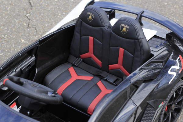 Masinuta electrica cu scaun din piele si roti EVA Lambourghini Aventador Black marca Lamborghini cu comanda online