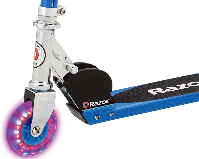 Trotineta Razor S Spark Sport Albastru marca RAZOR cu comanda online