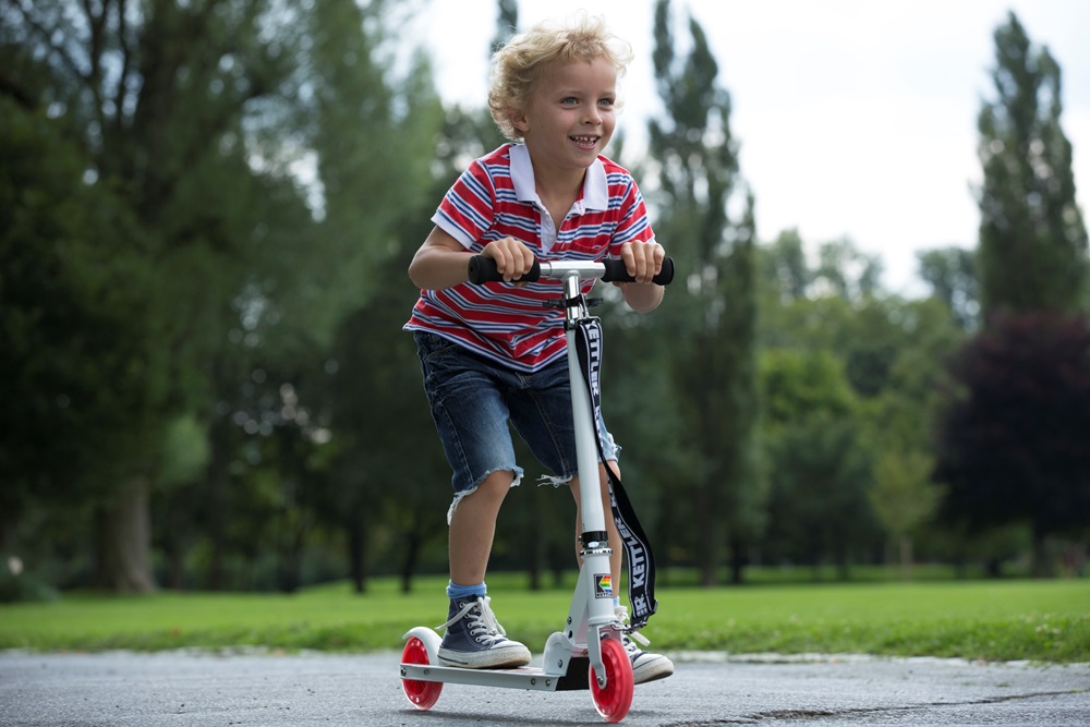 Trotineta Zero 5 Whizz Kid marca KETTLER cu comanda online